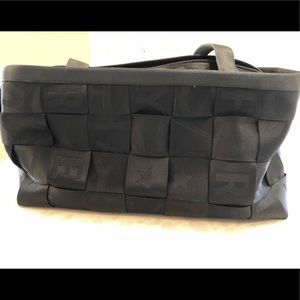 Harvey’s Seat Belt Bag